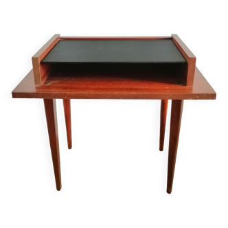 Bedside or vinyl table
