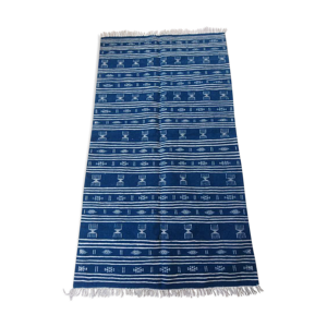 kilim bleu et blanc fait