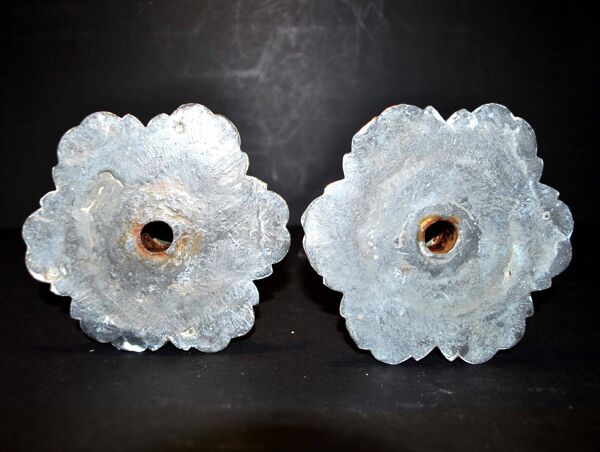 Lot de 2 Bougeoirs flambeaux anciens en laiton doré décor classique
