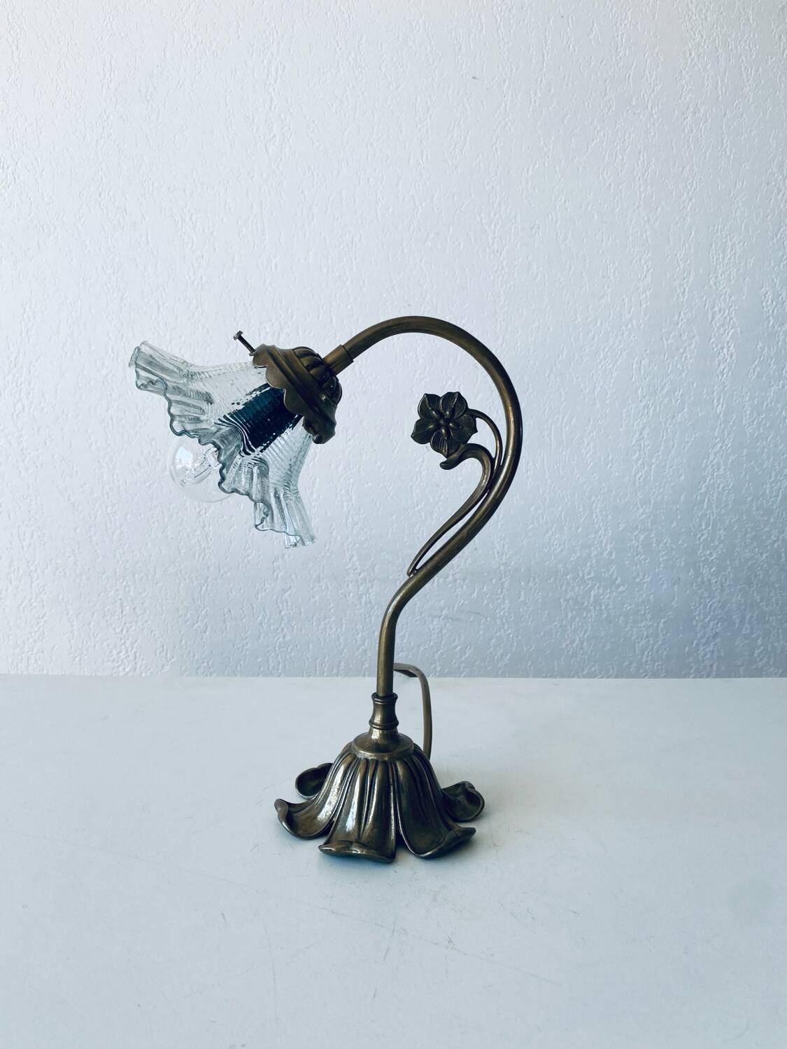 Vintage brass and glass flower lamp