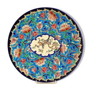 Plat rond en faïence émaillée