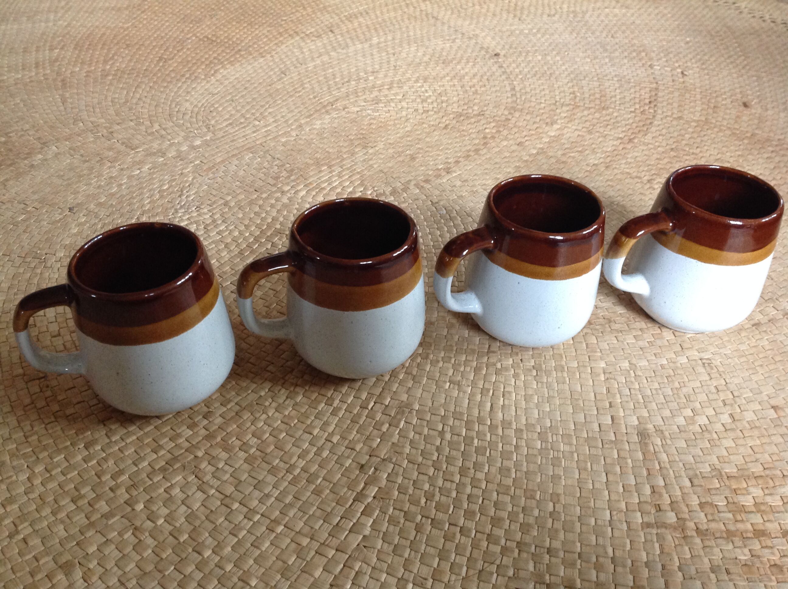 Lot of 4 mugs