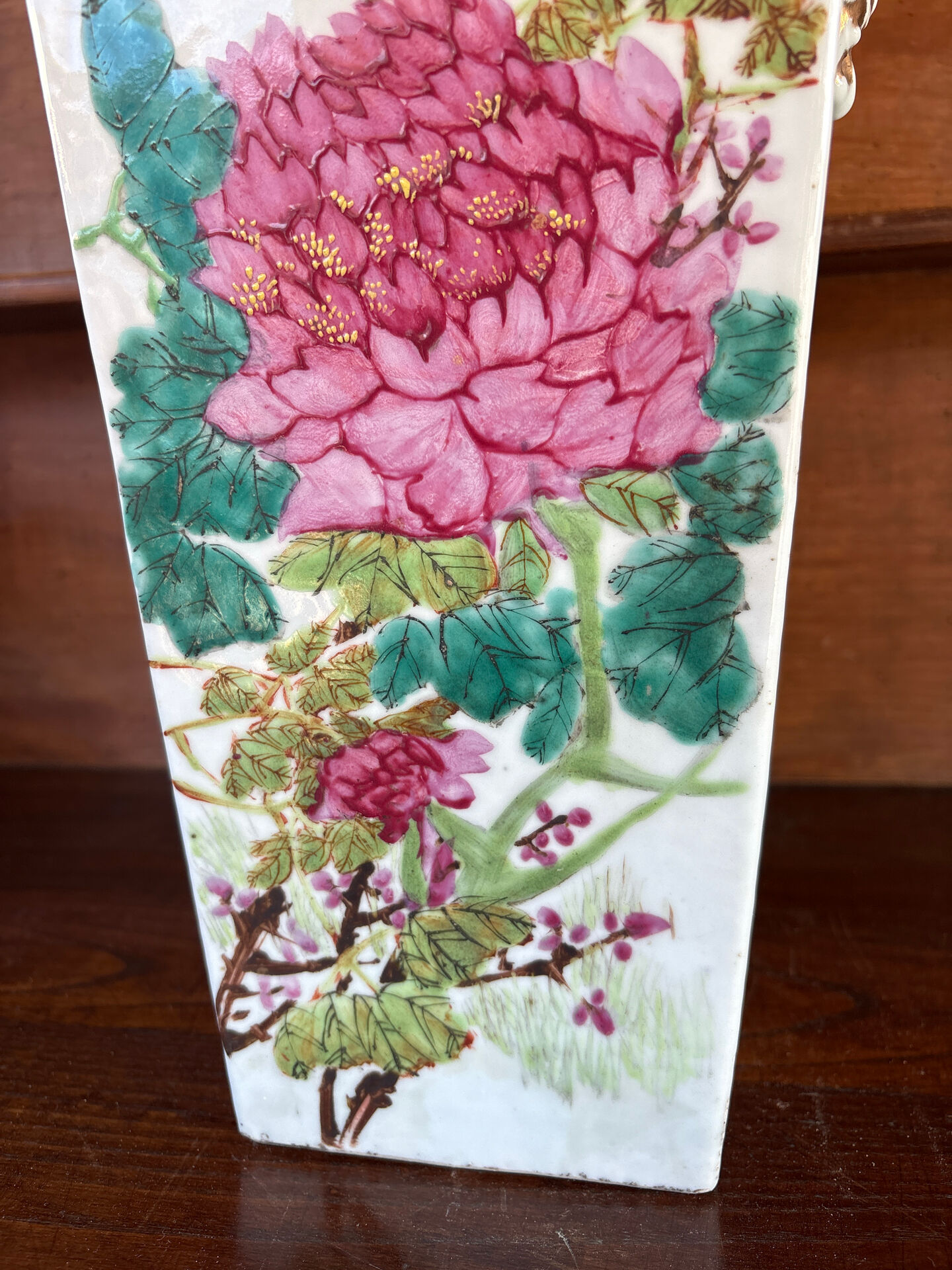 Ancient Chinese vase, Famille Rose - Qing style