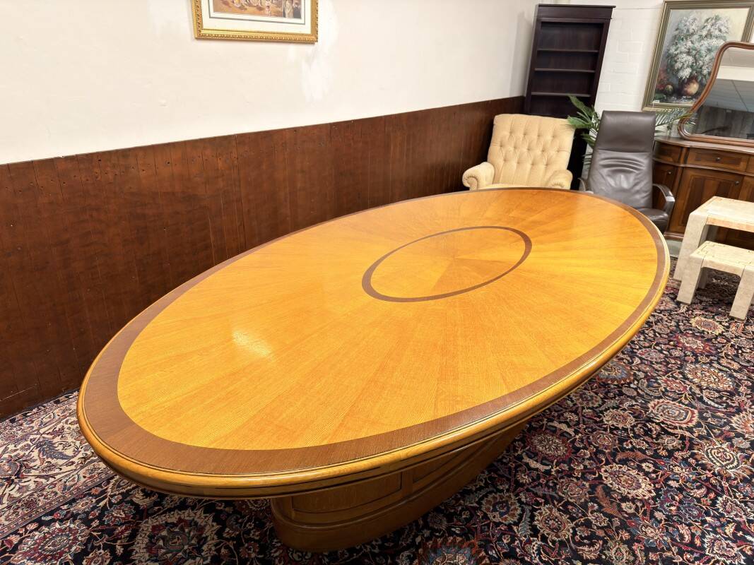 Grande table de conférence Globe Wernicke anglaise