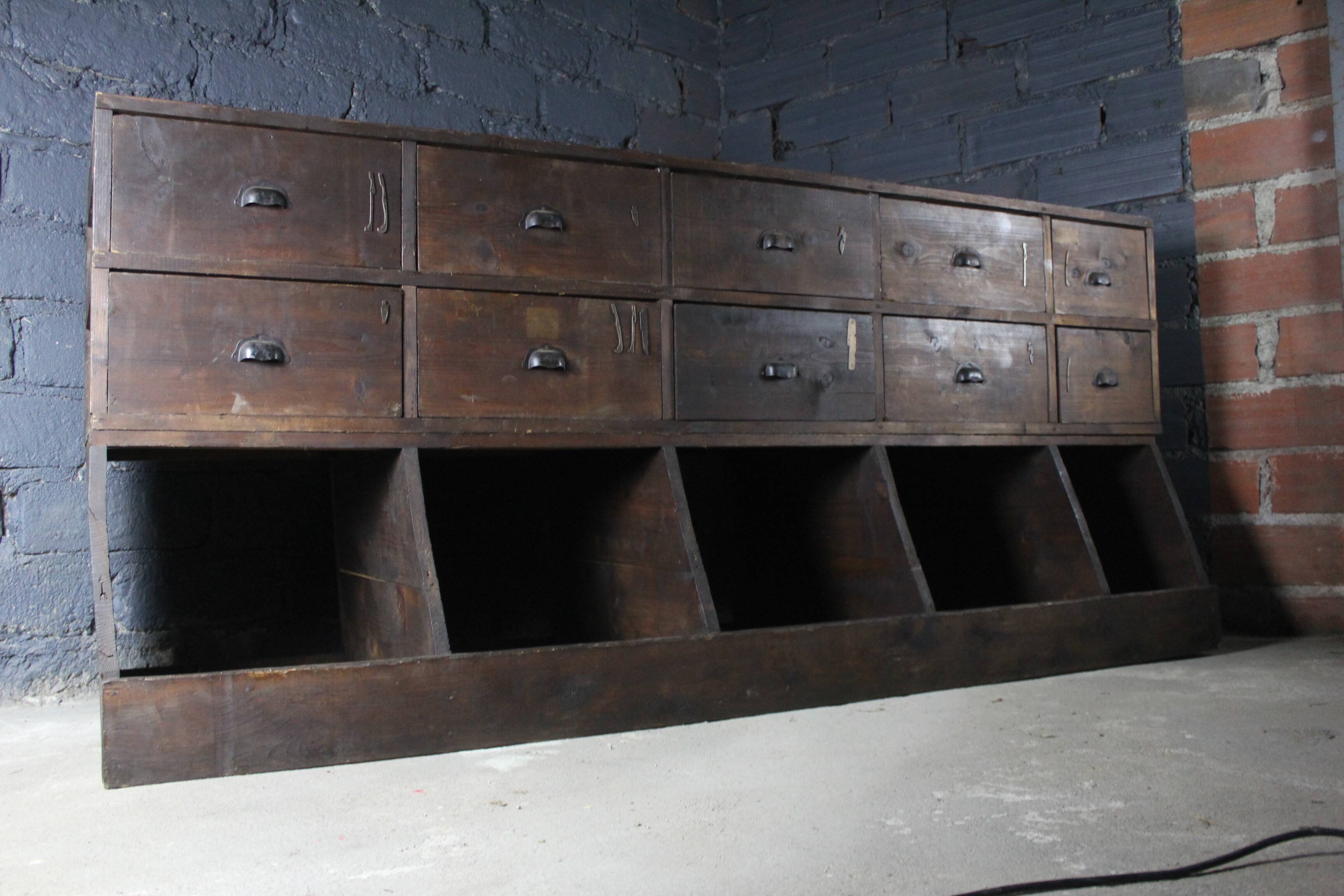 Cutlery trade cabinet – 10 drawers & open compartments