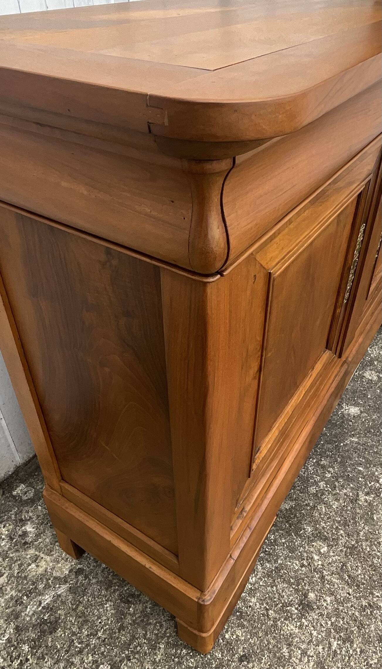 Louis-Philippe walnut buffet