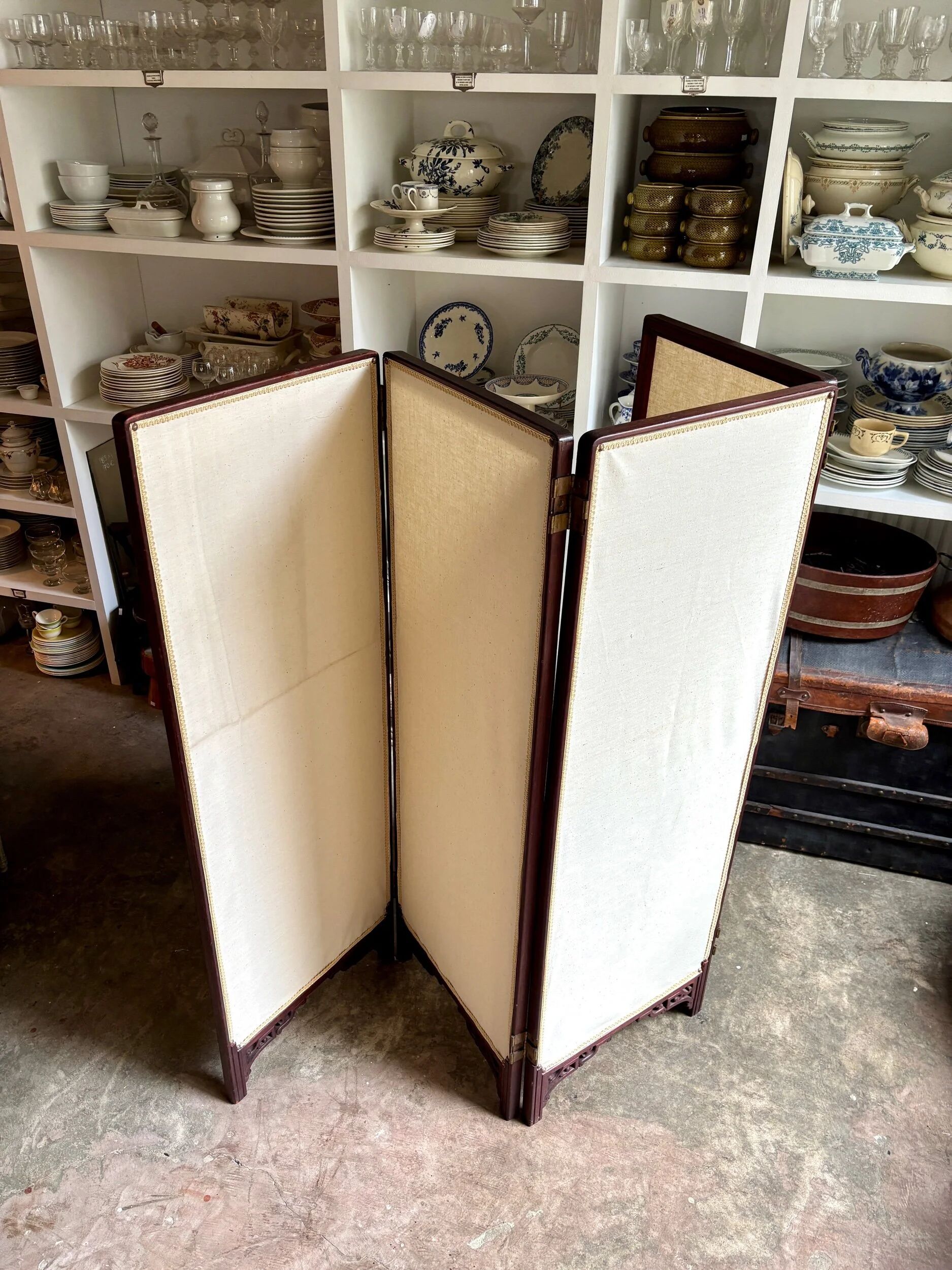 4-panel screen in dark wood and beige cotton