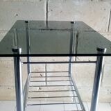 Table d'appoint pieds strings et plateau en verre fumé 1960