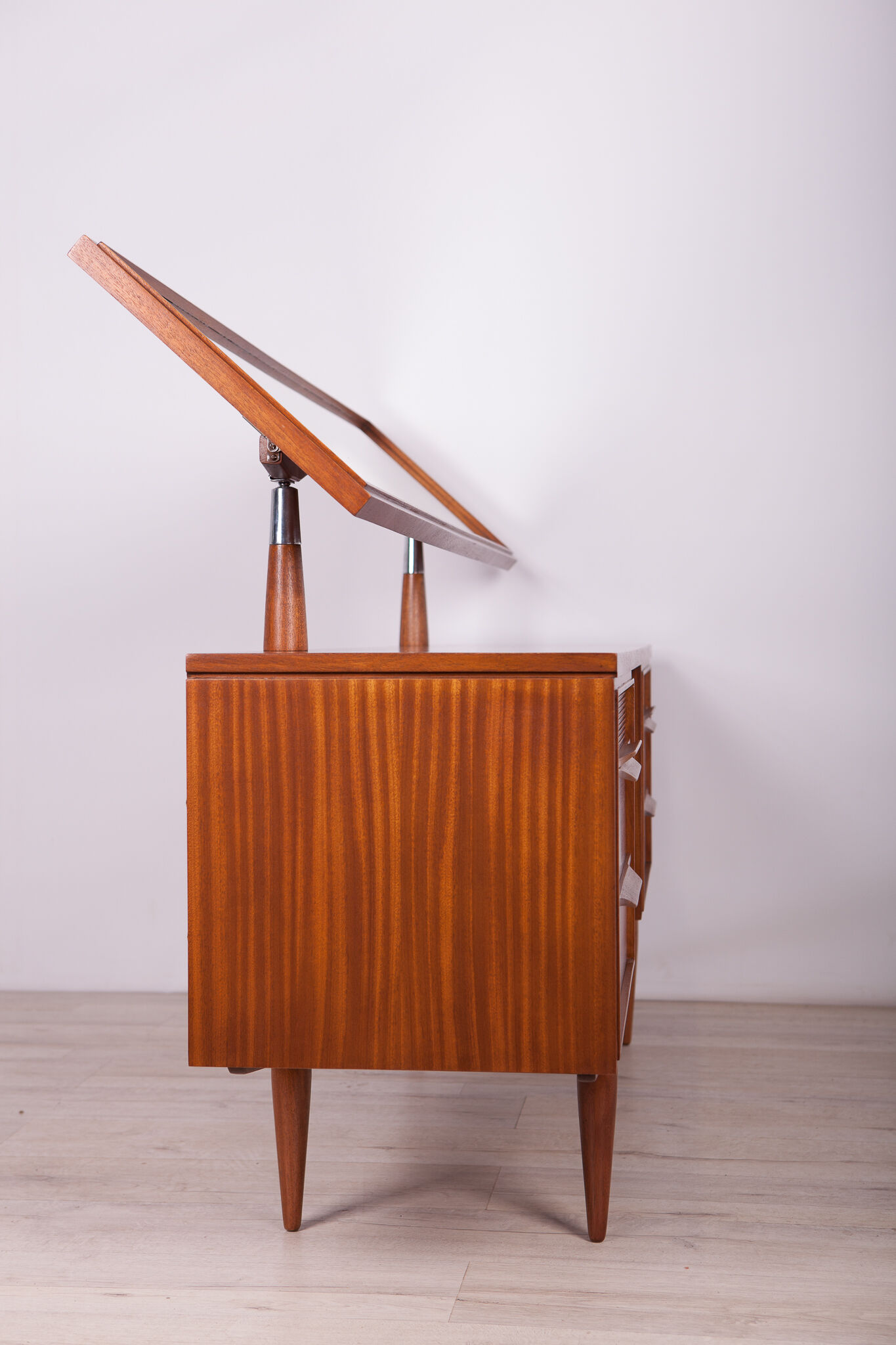 Dressing table from White & Newton, 1960s