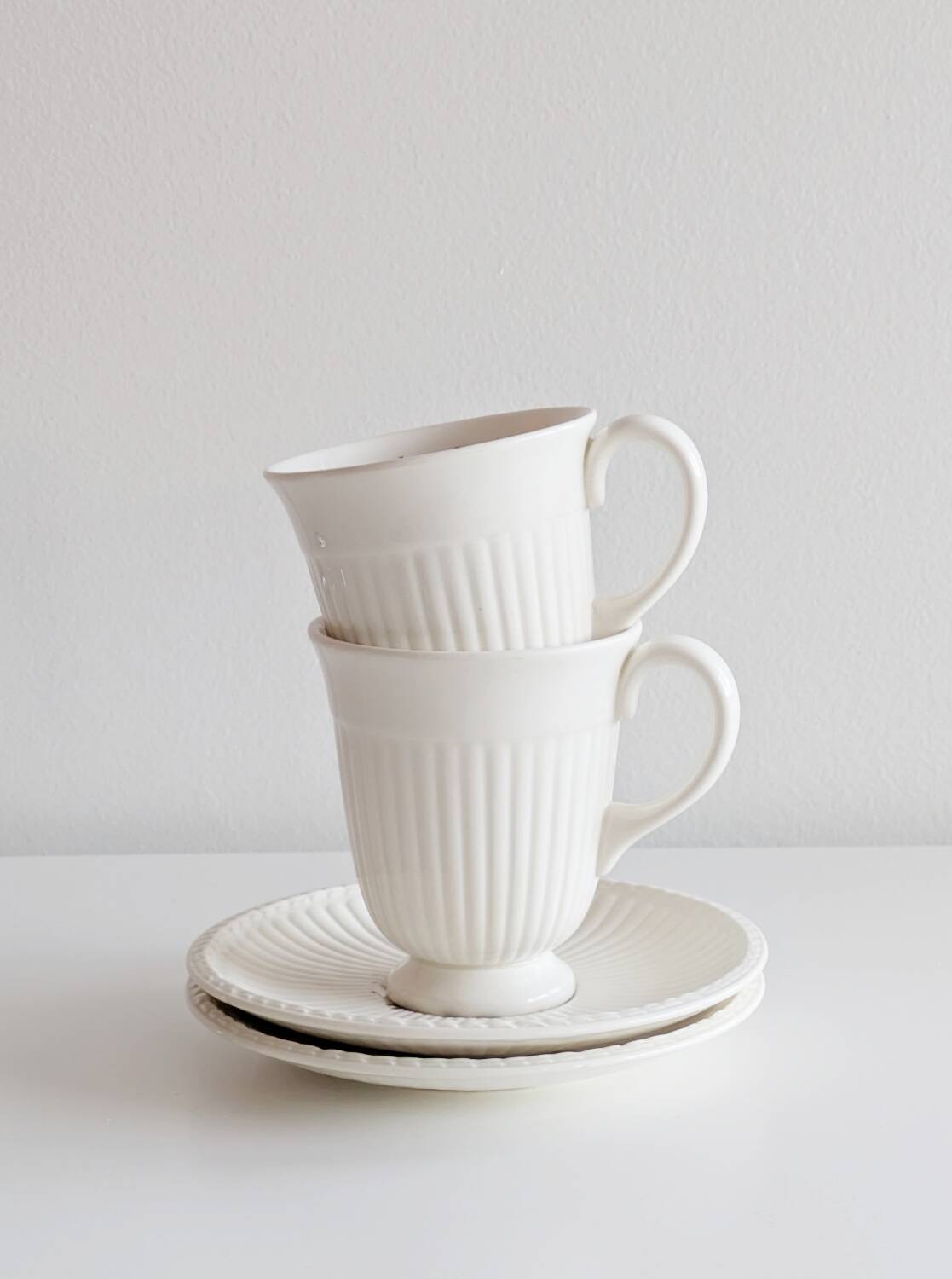 2 vintage '60 Wedgwood mugs. Conway model.