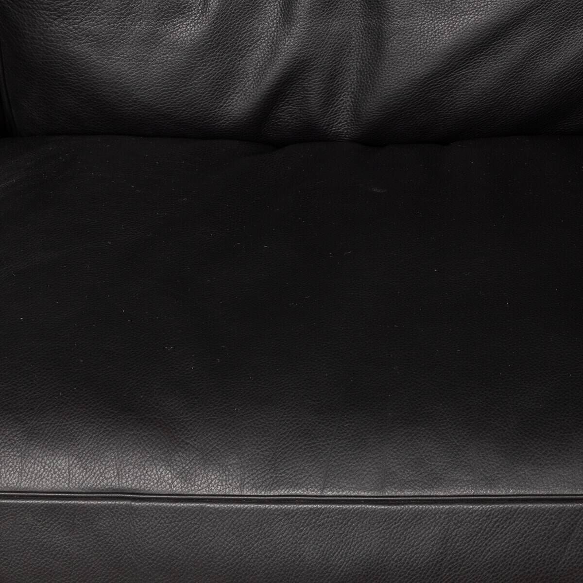 3 fauteuil grand confort, deux places cassina sofa. le corbusier