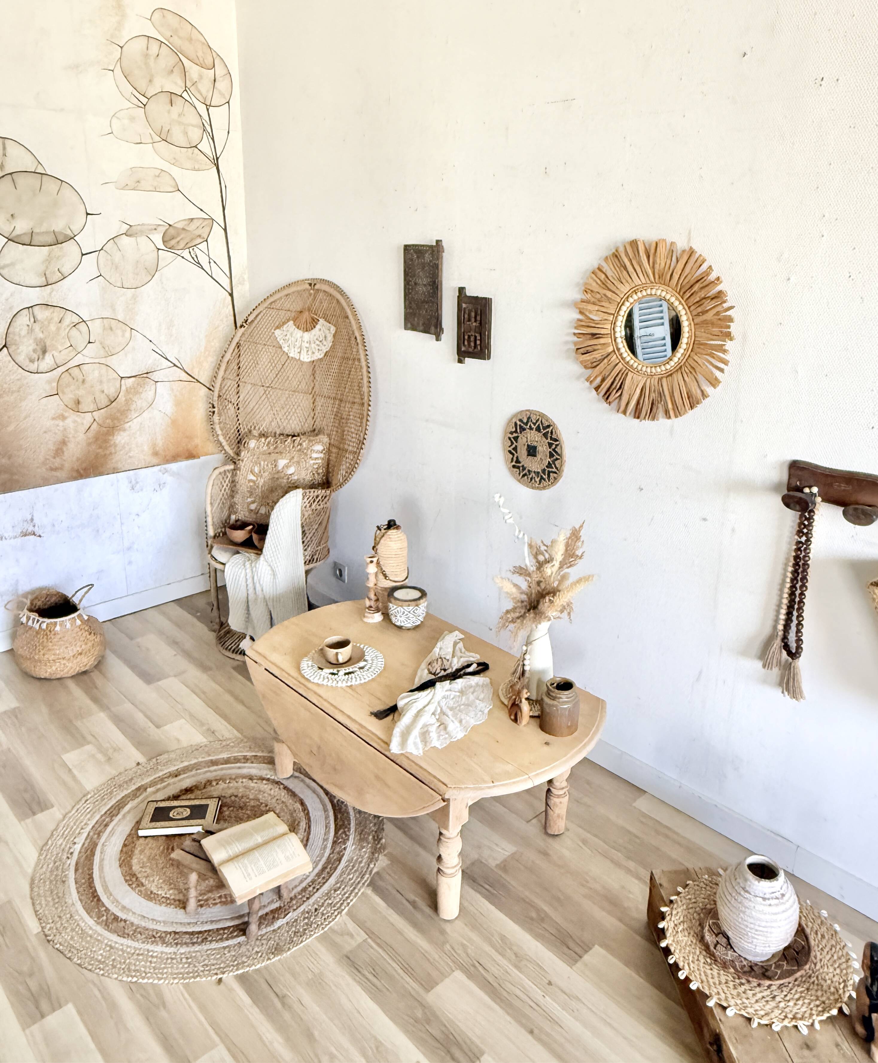 Folding coffee table