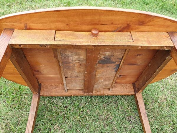 Table de ferme ovale en merisier