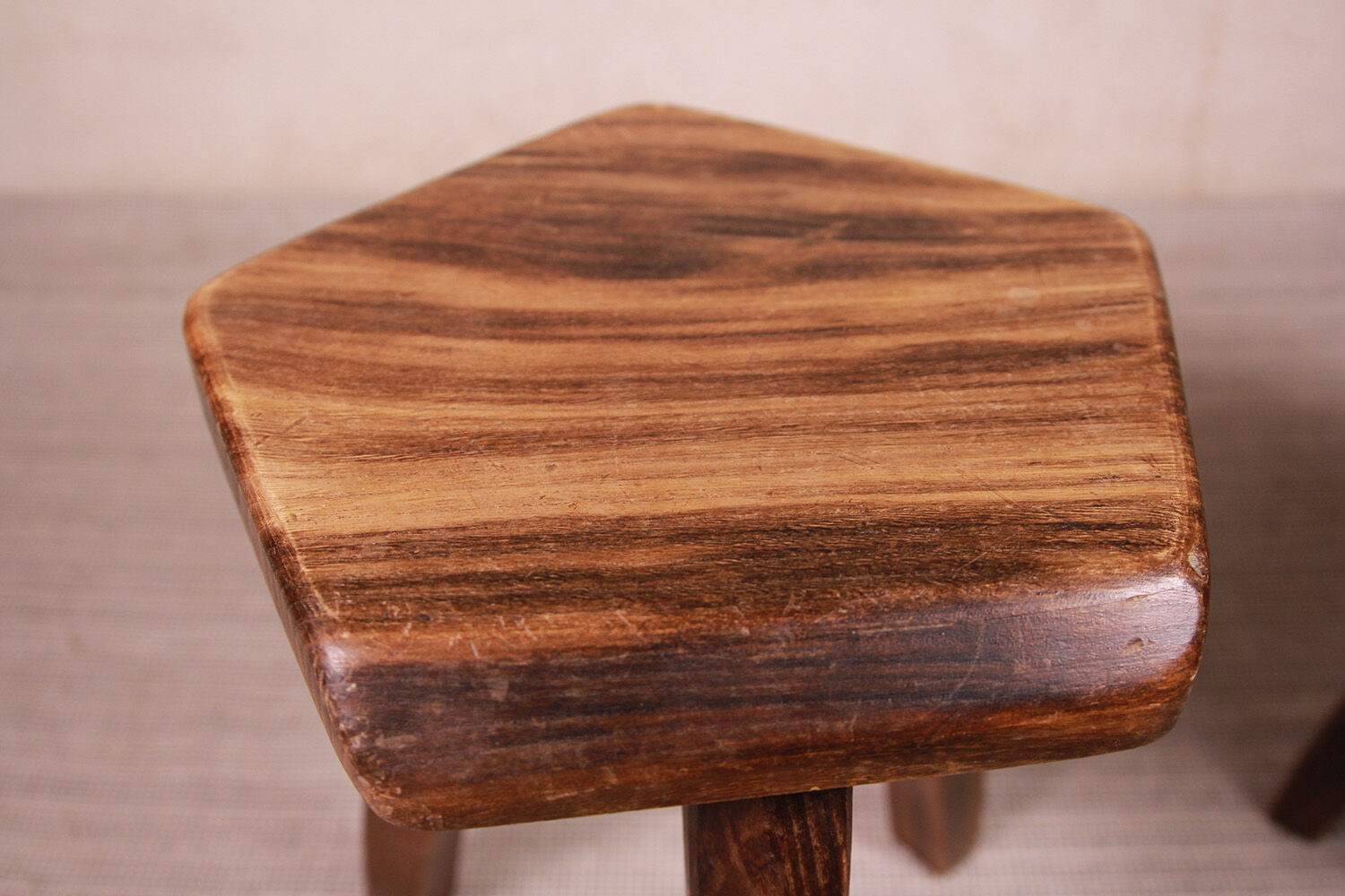 Octogonal stools