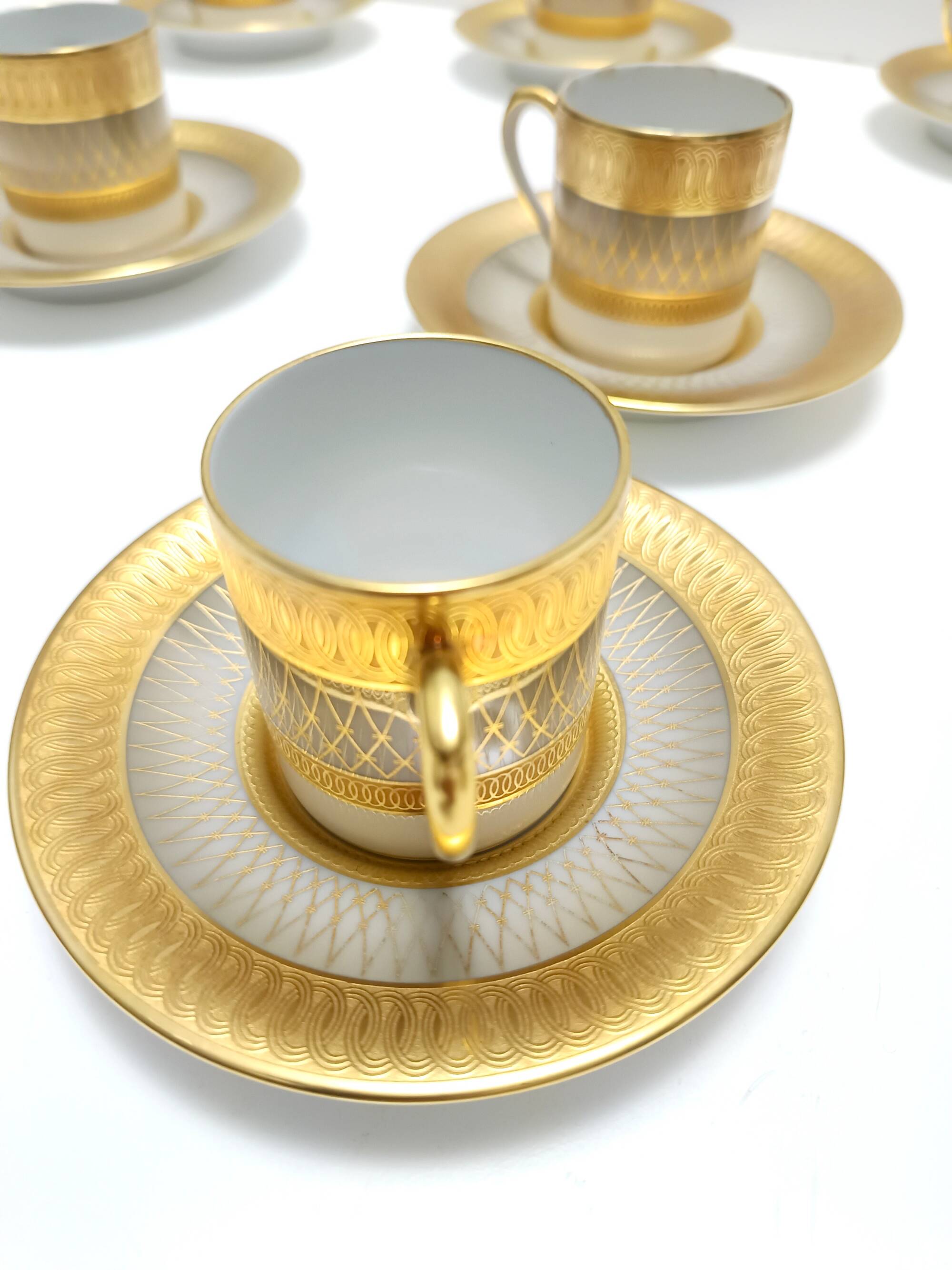 Set of Eleven Porcelain and Pure Gold Coffee Cups by Hutschenreuther, Germa