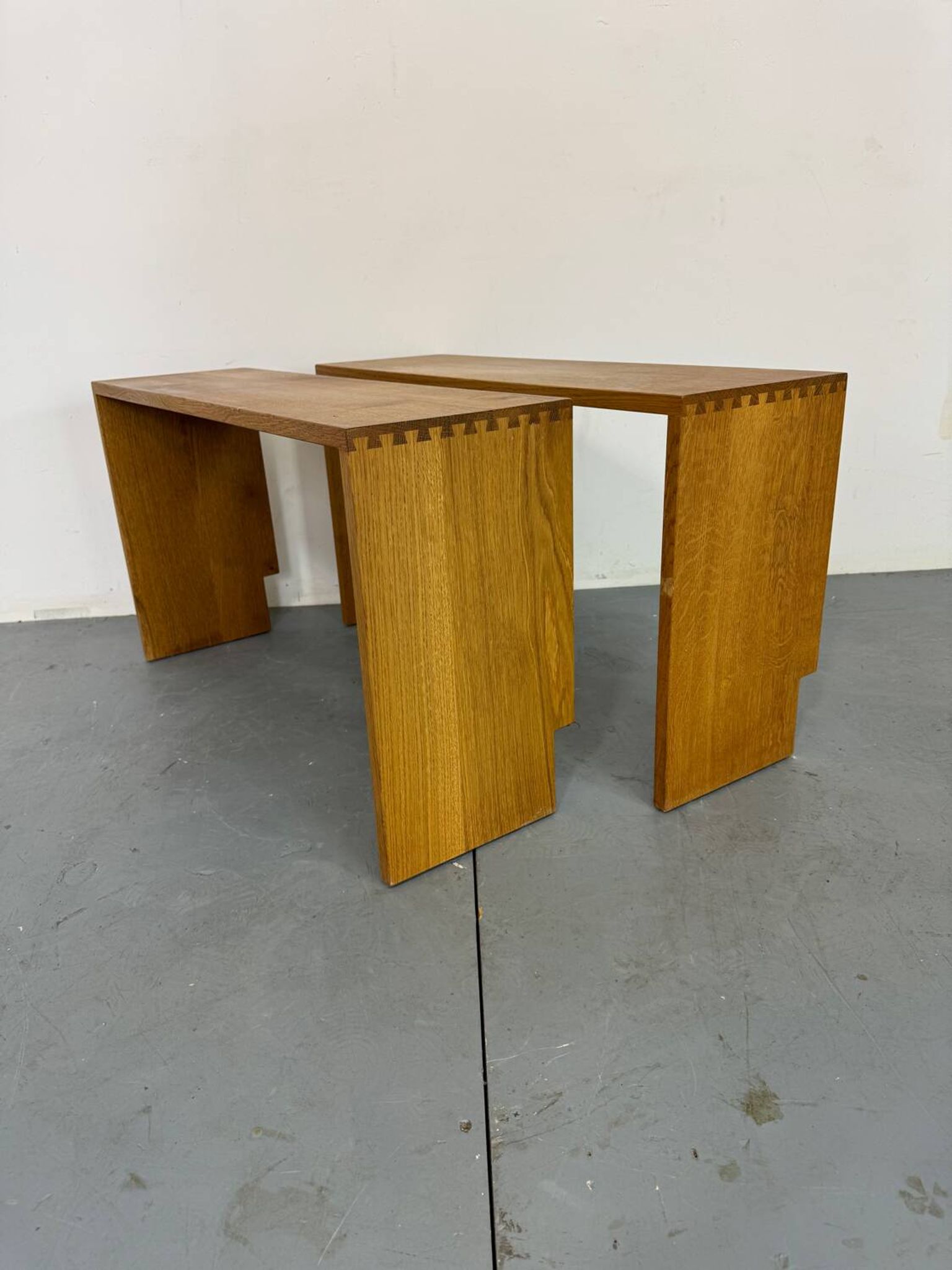 Magnifique banc d'entrée minimaliste en bois, de belle facture, années 1970