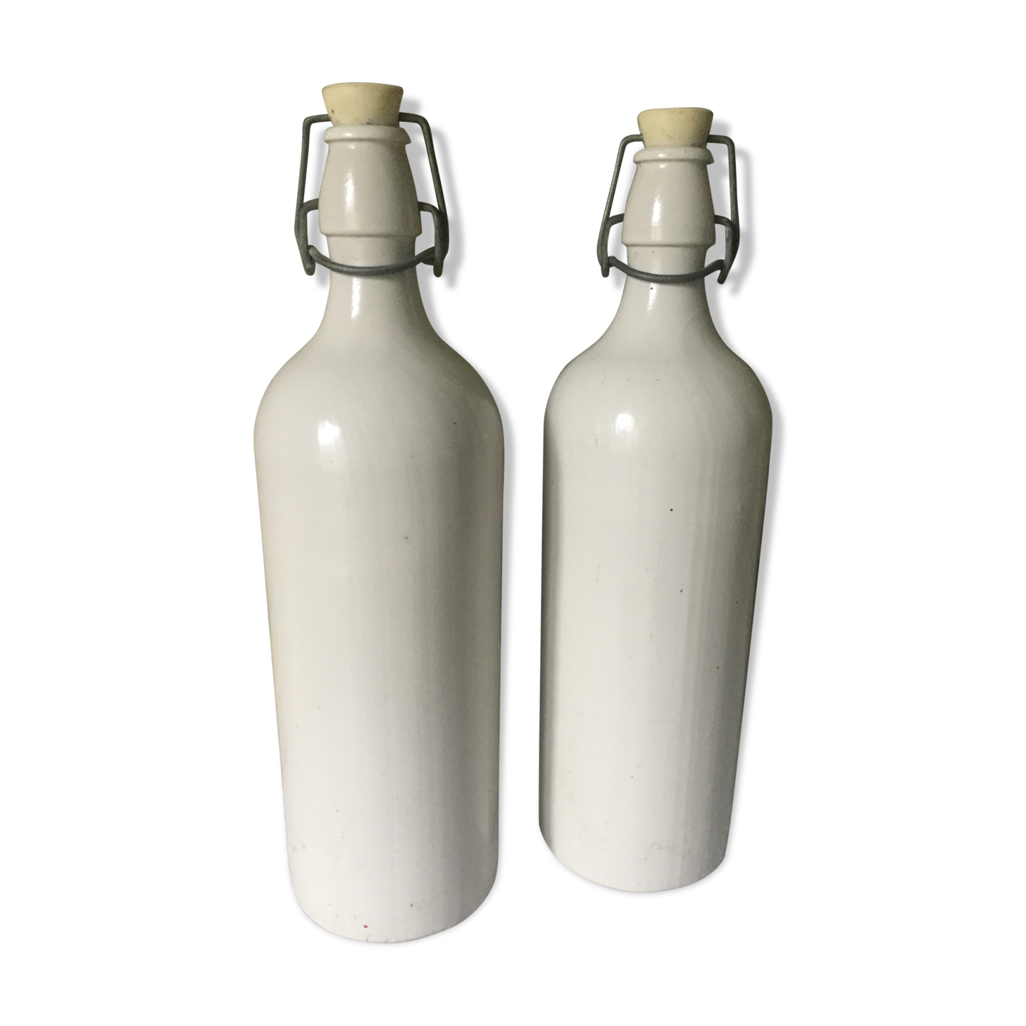 Duo de bouteilles en grès,
