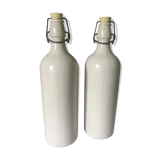 Duo de bouteilles en grès,