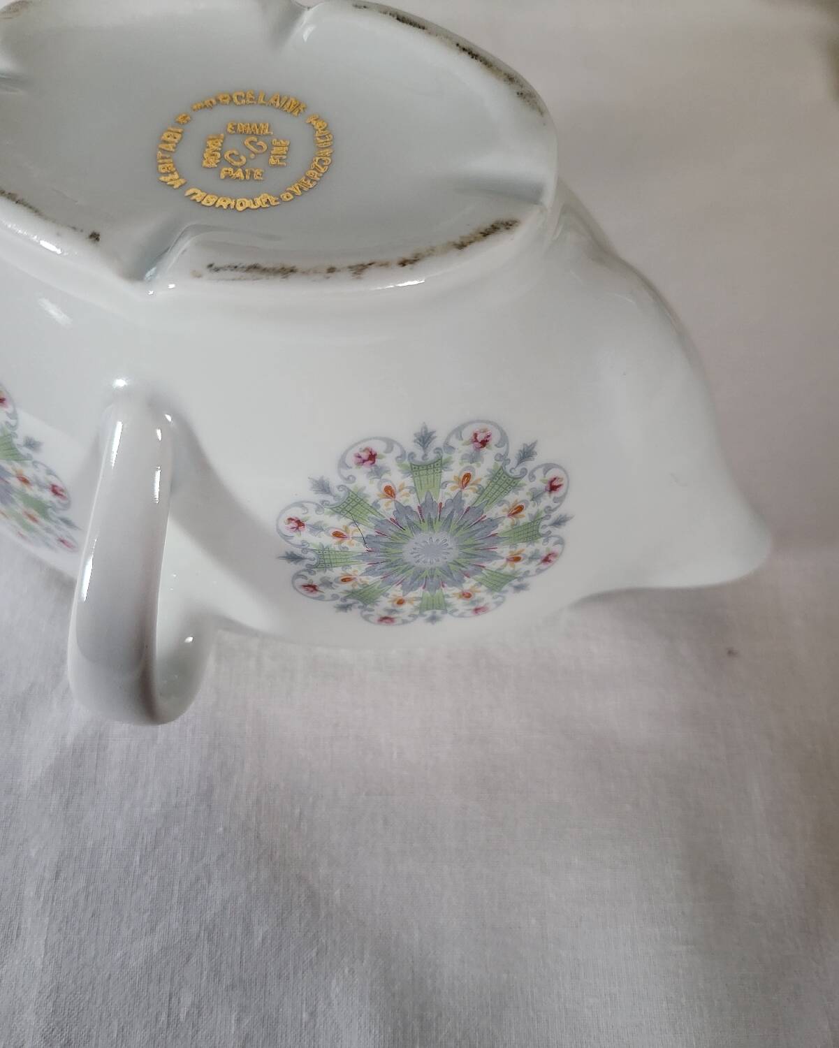 Vierzon porcelain sauce boat