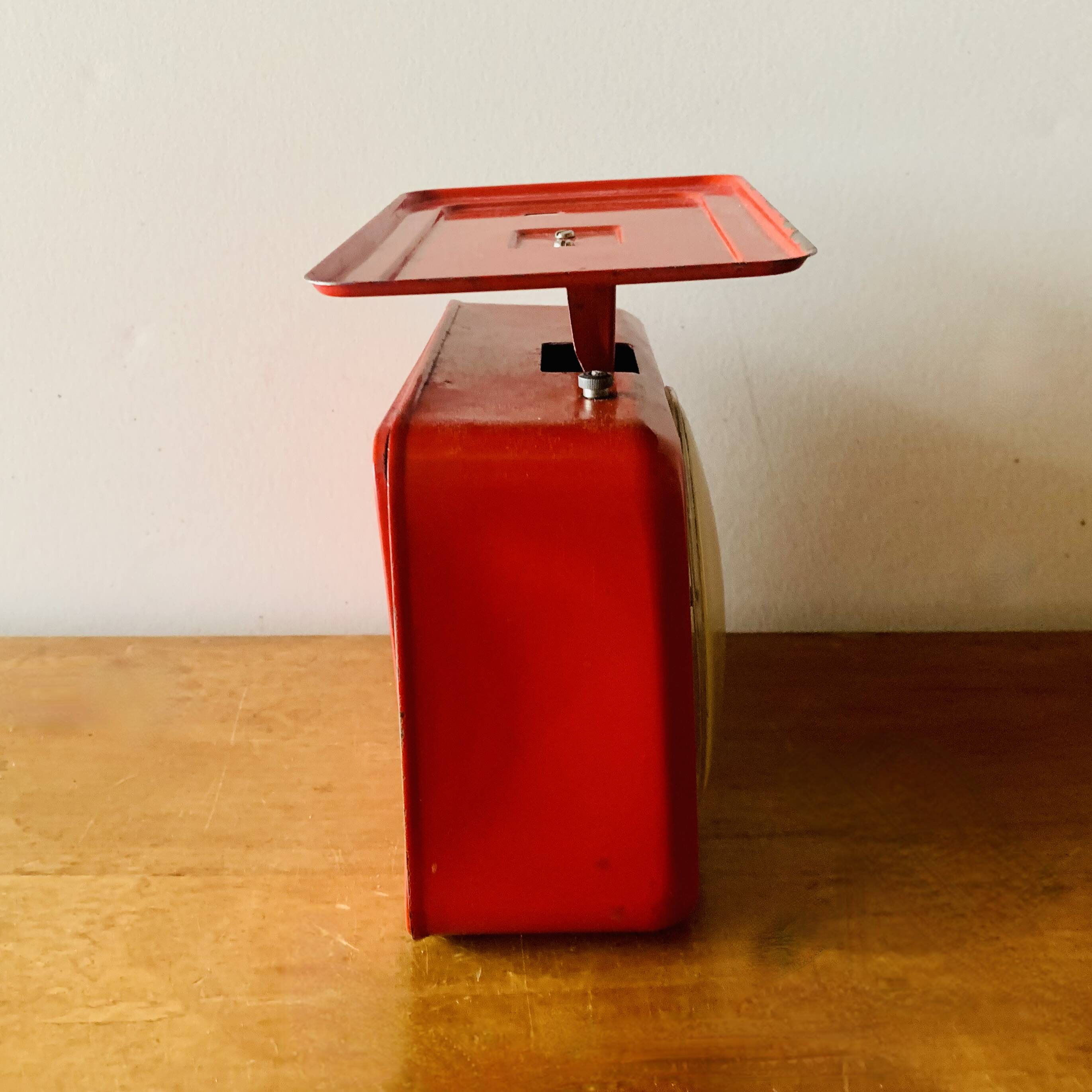 Stube - old household scale in red enameled metal - force 10
