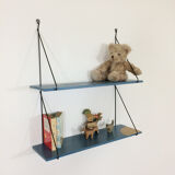 Shard string and gold