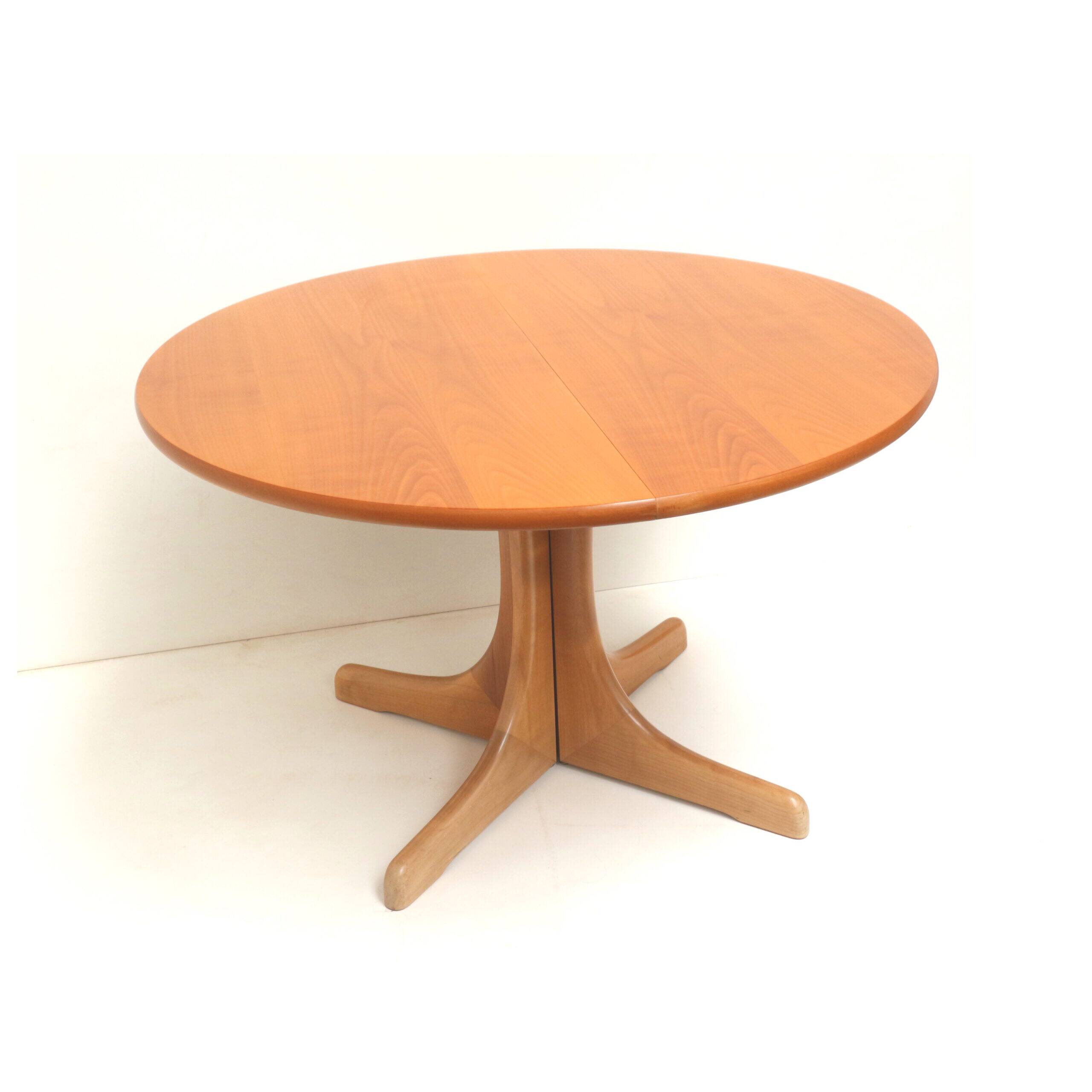 Large vintage extendable dining table from the 1970s.