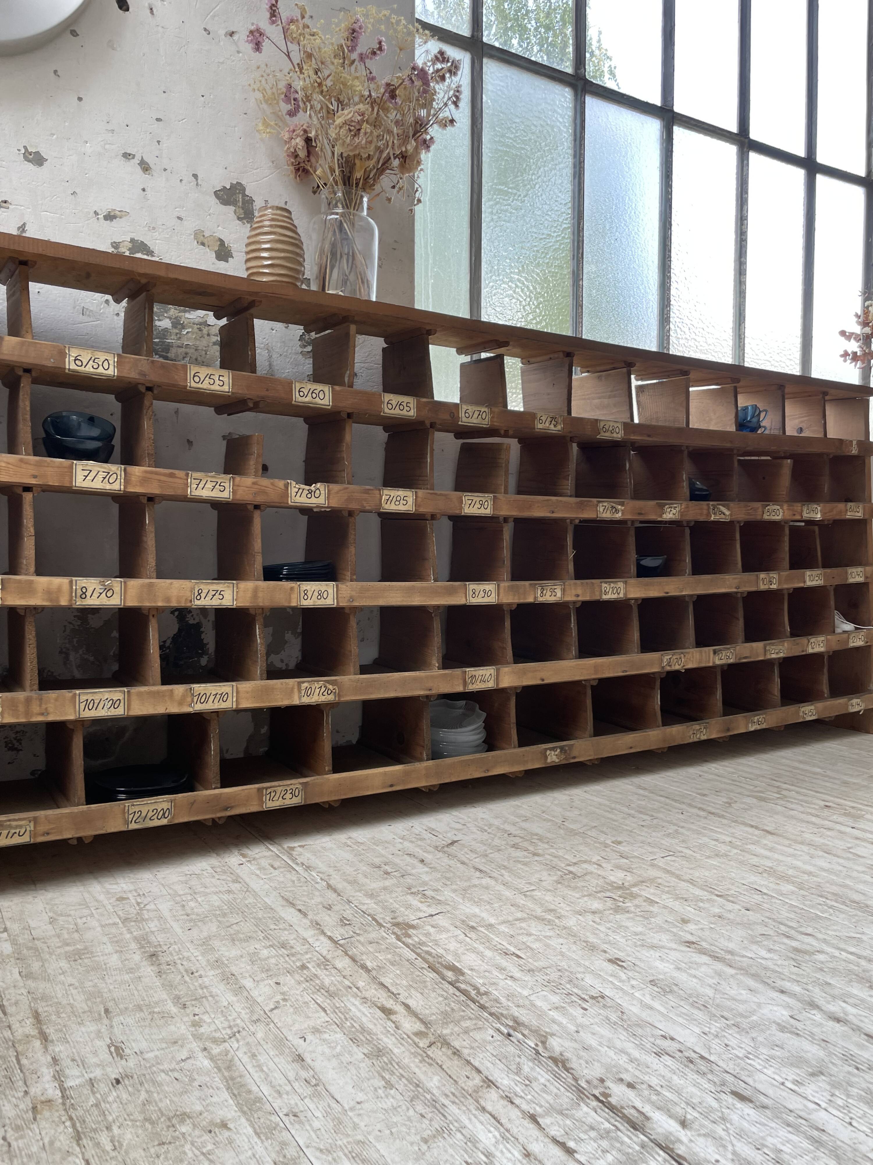 Meuble de métier pin à cases XL 250cm