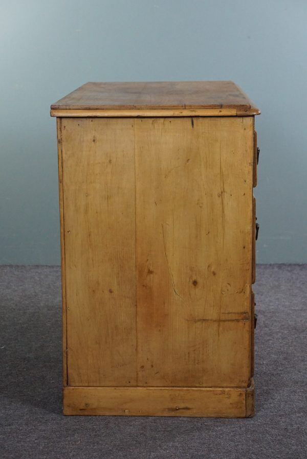 Commode anglaise ancienne en pin
