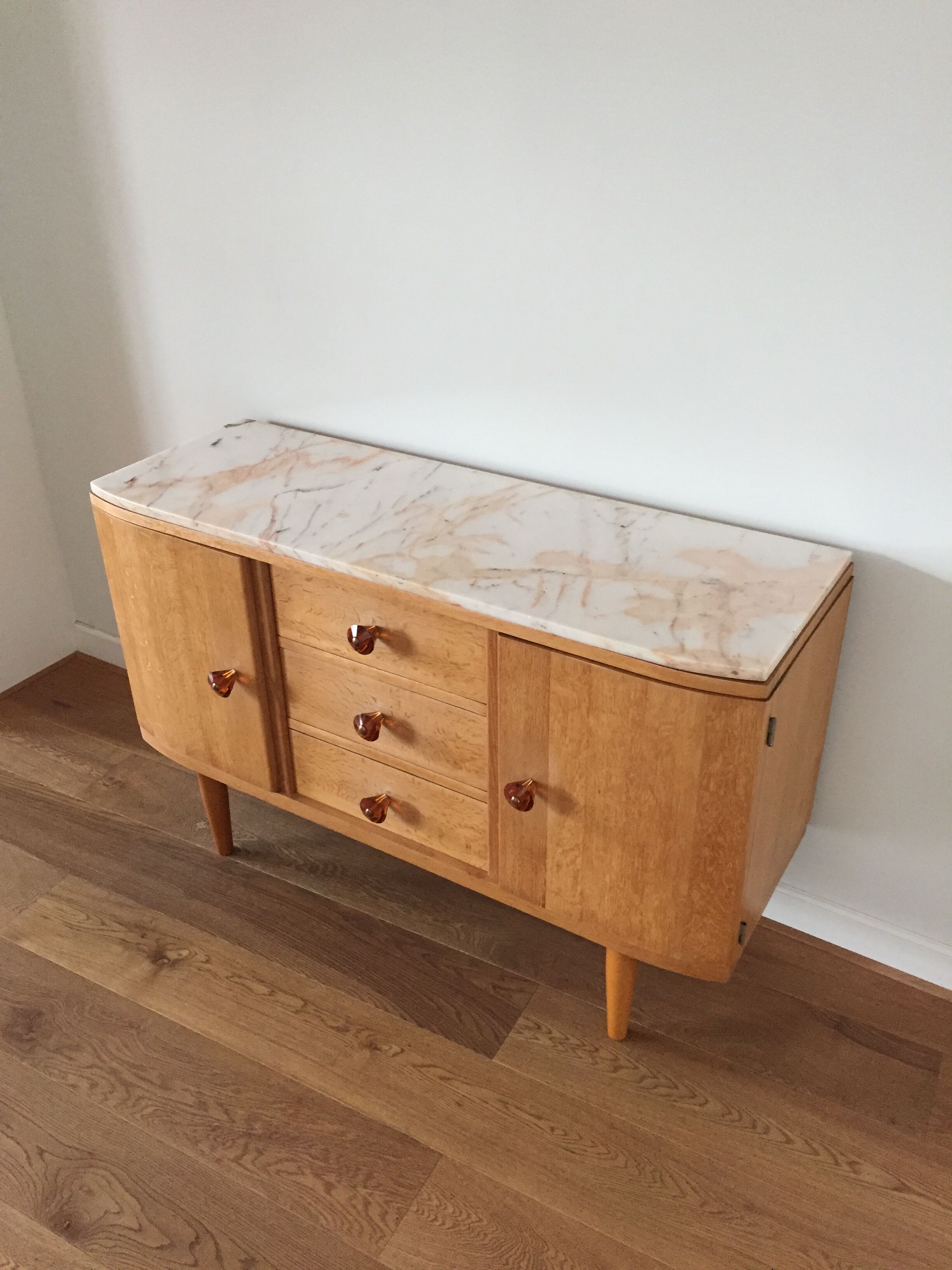 Buffet / vintage dresser