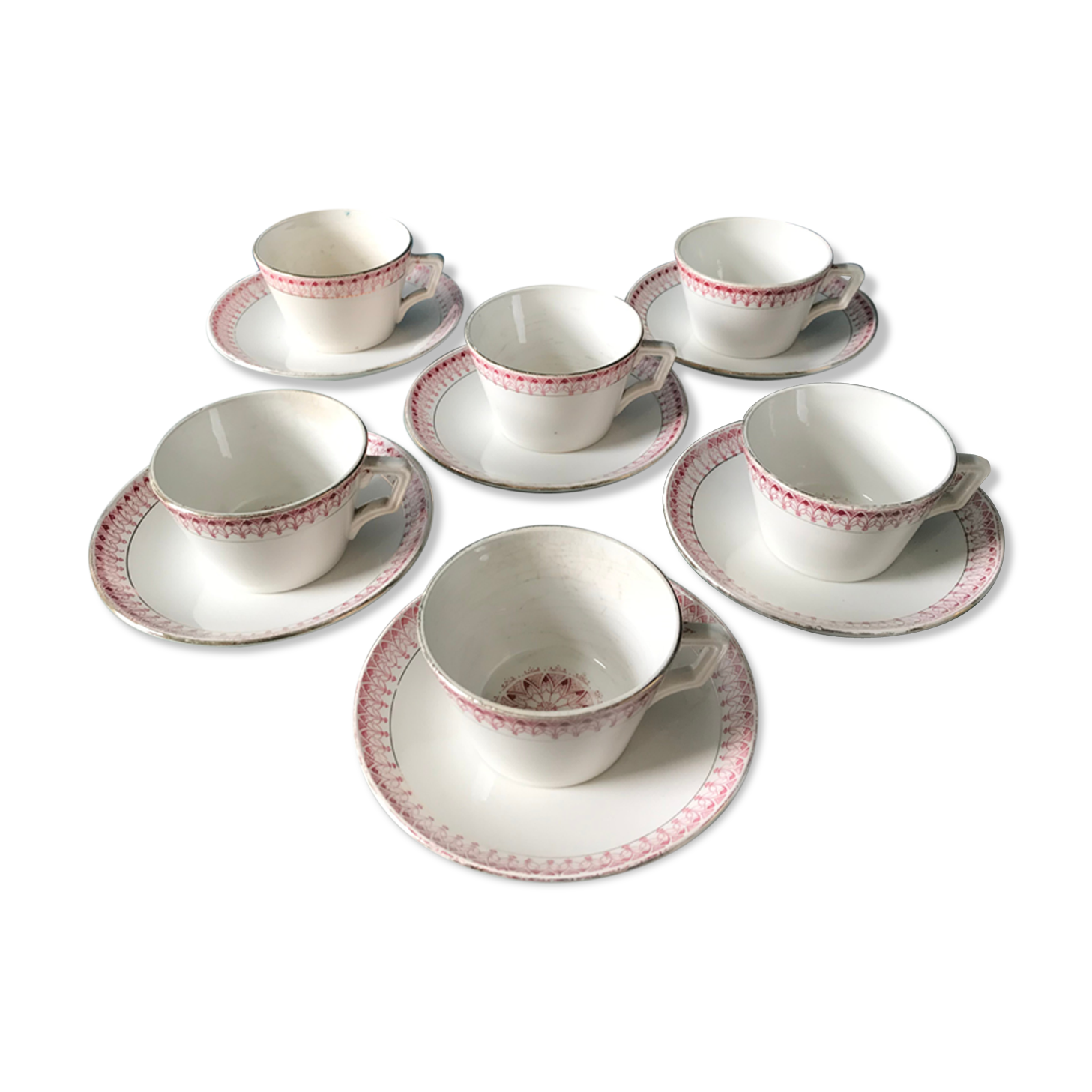 Series of 6 cups and saucers model "Ogives"
