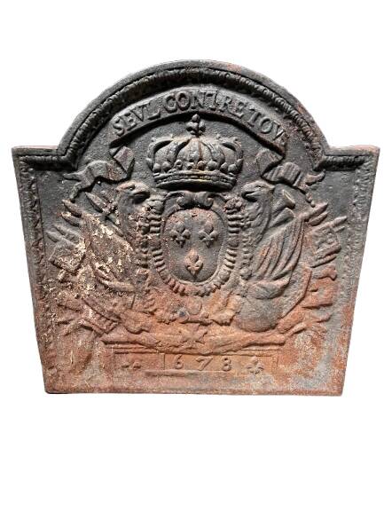 Cast iron fireplace plate