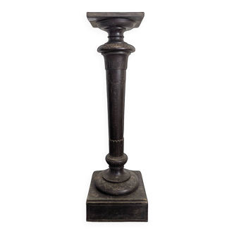 Presentation pedestal column