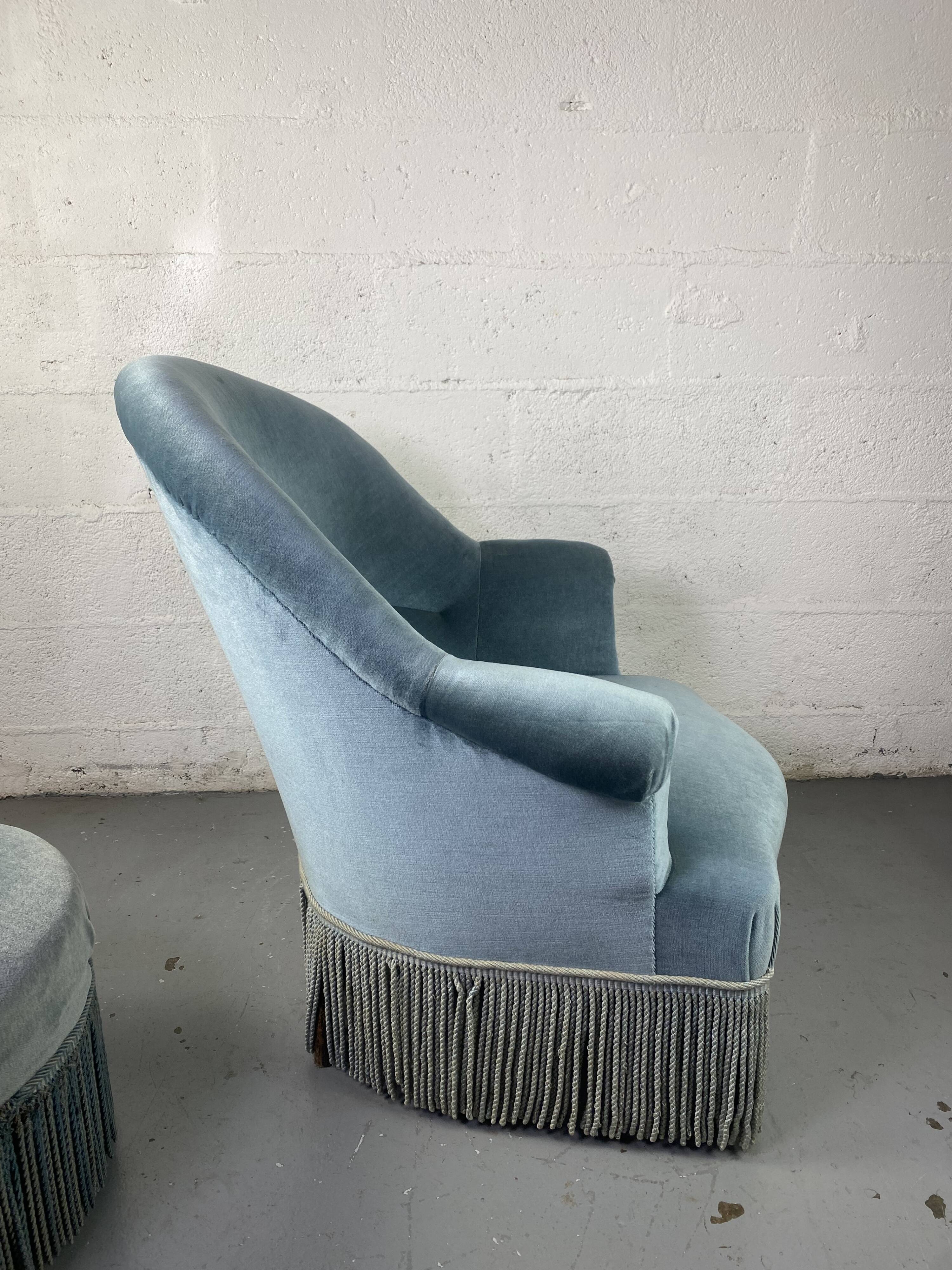 Blue toad armchair and its footrest