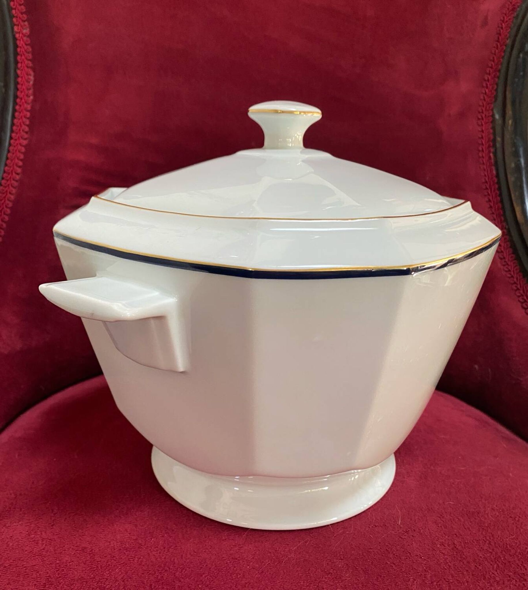 Art Deco style porcelain soup tureen