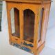 Ancien temple-vitrine à offrandes en teck