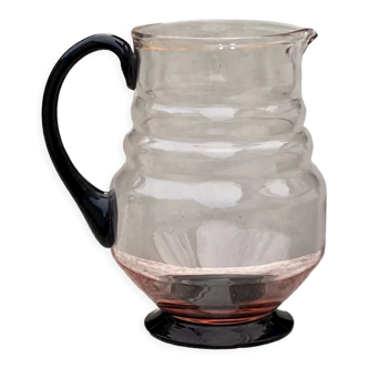 Ancienne carafe en verre