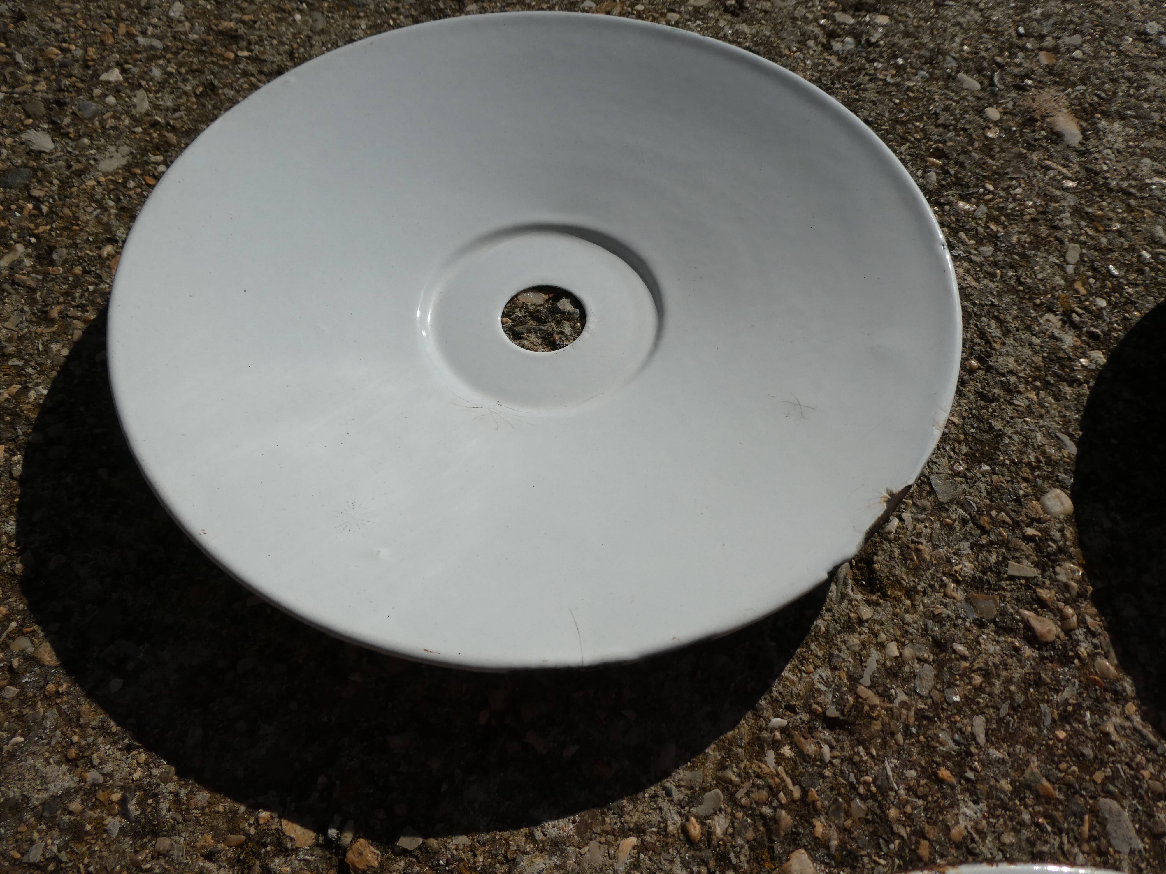 Set of 3 green lampshades in vintage enamelled sheet metal