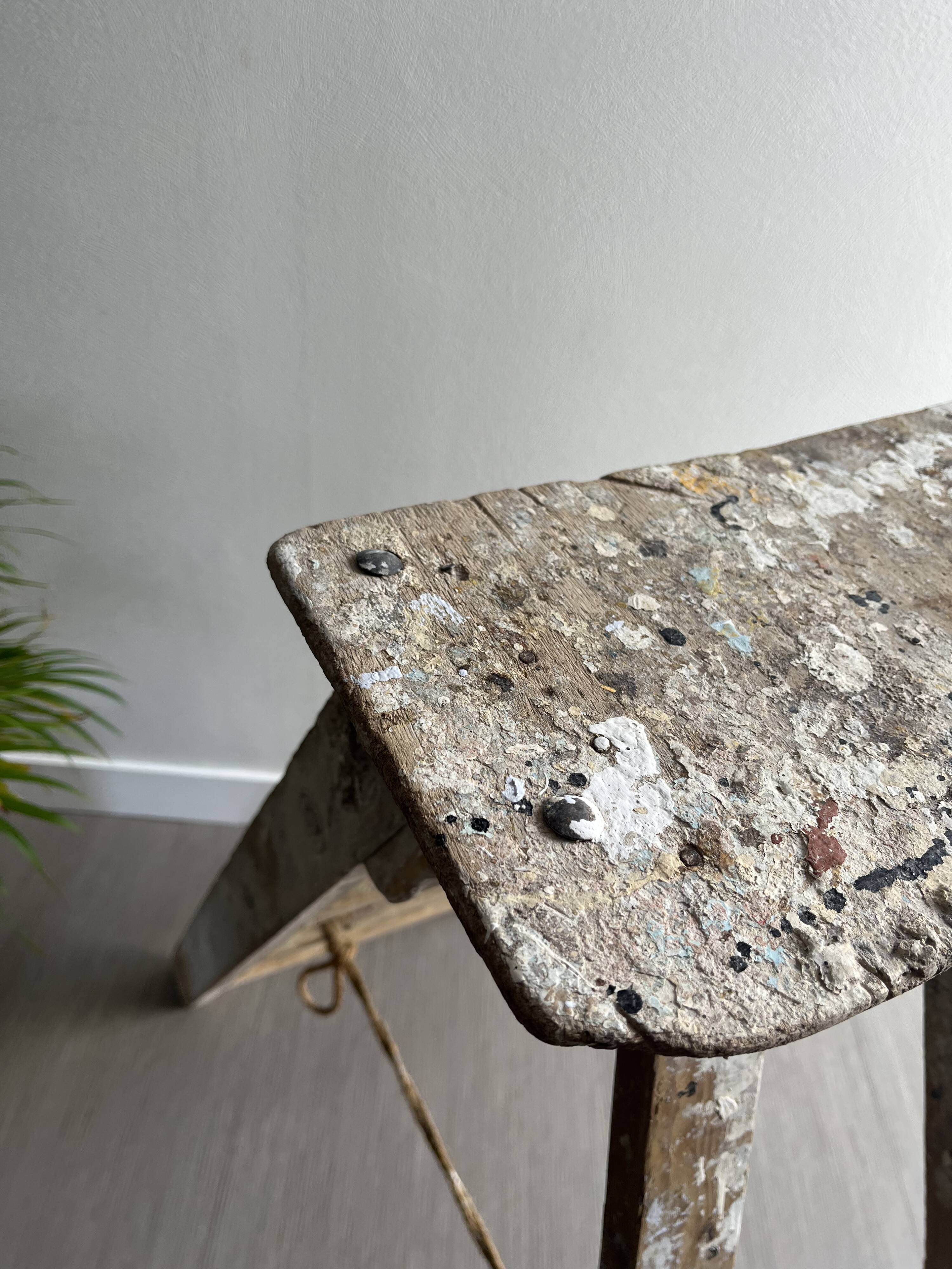 Former stepladder of patinated wood painter