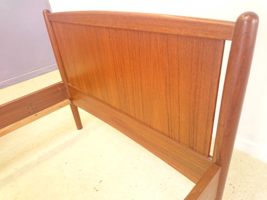 Pair of twin / Scandinavian daybay teak