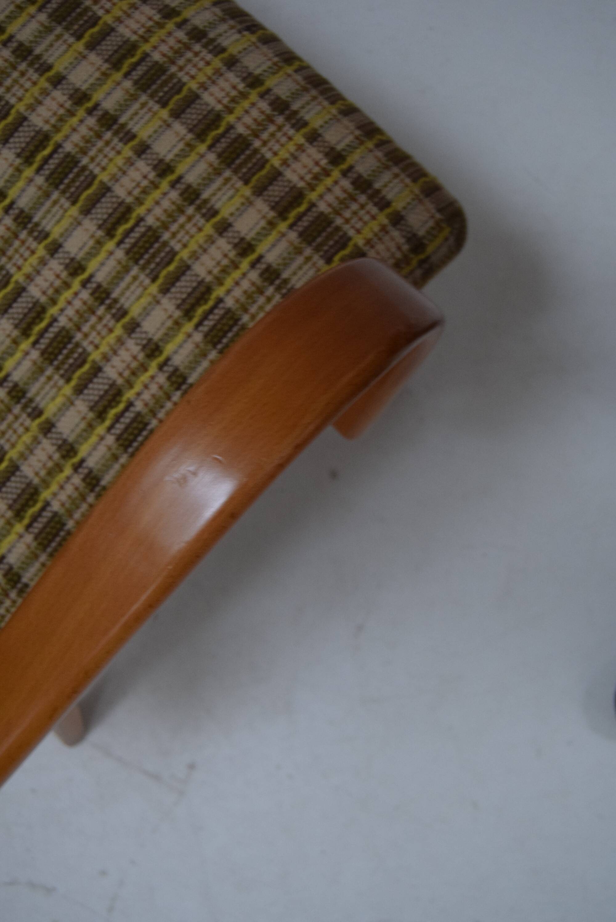 Set of two armchairs by Jaroslav Šmídek for TON, 1960s.