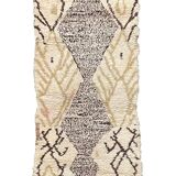 Moroccan beni ouarain Berber rug