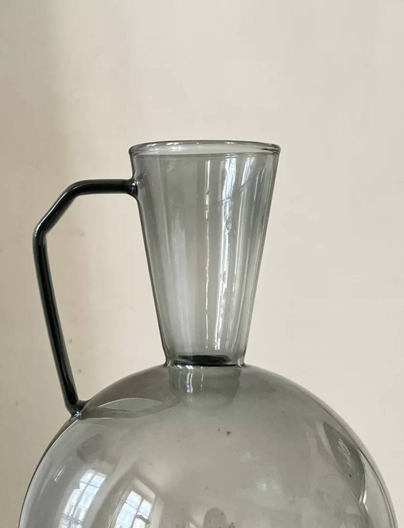 Modernist carafe / vase in blown tinted glass, circa 1970 / 80.