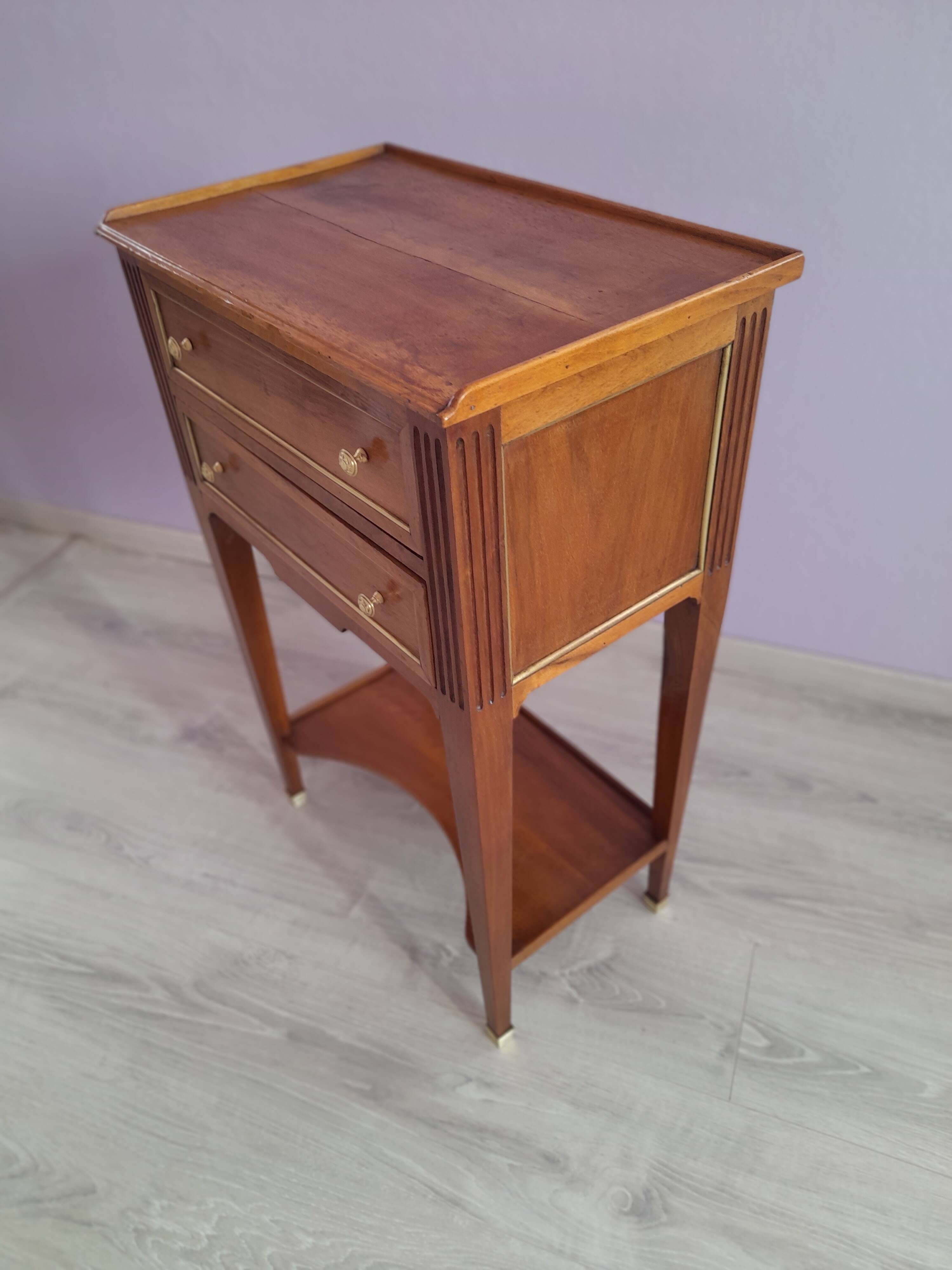 Louis XVI chest of drawers