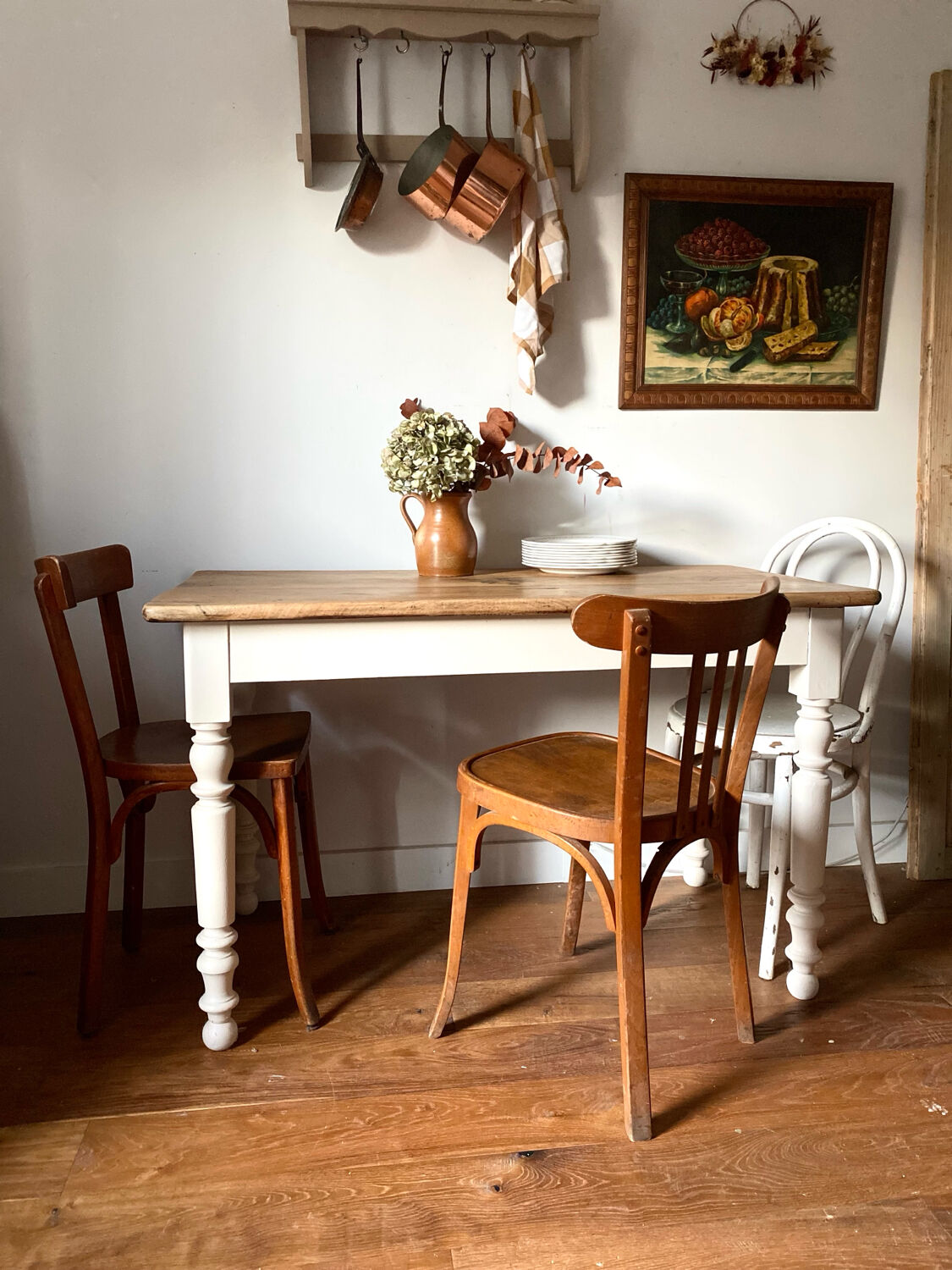 Antique walnut table for 4 people.