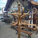 Perroquet ancien en bois courbé