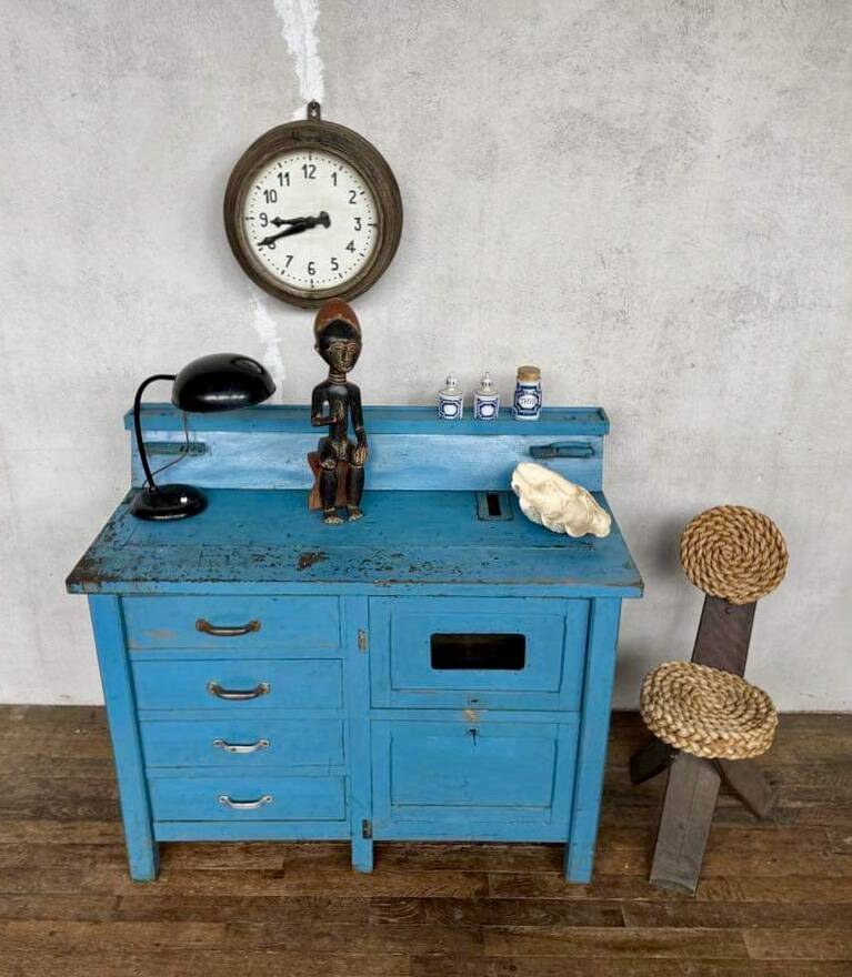 Wooden commercial workshop furniture with 4 drawers and 2 hinged doors - original patina