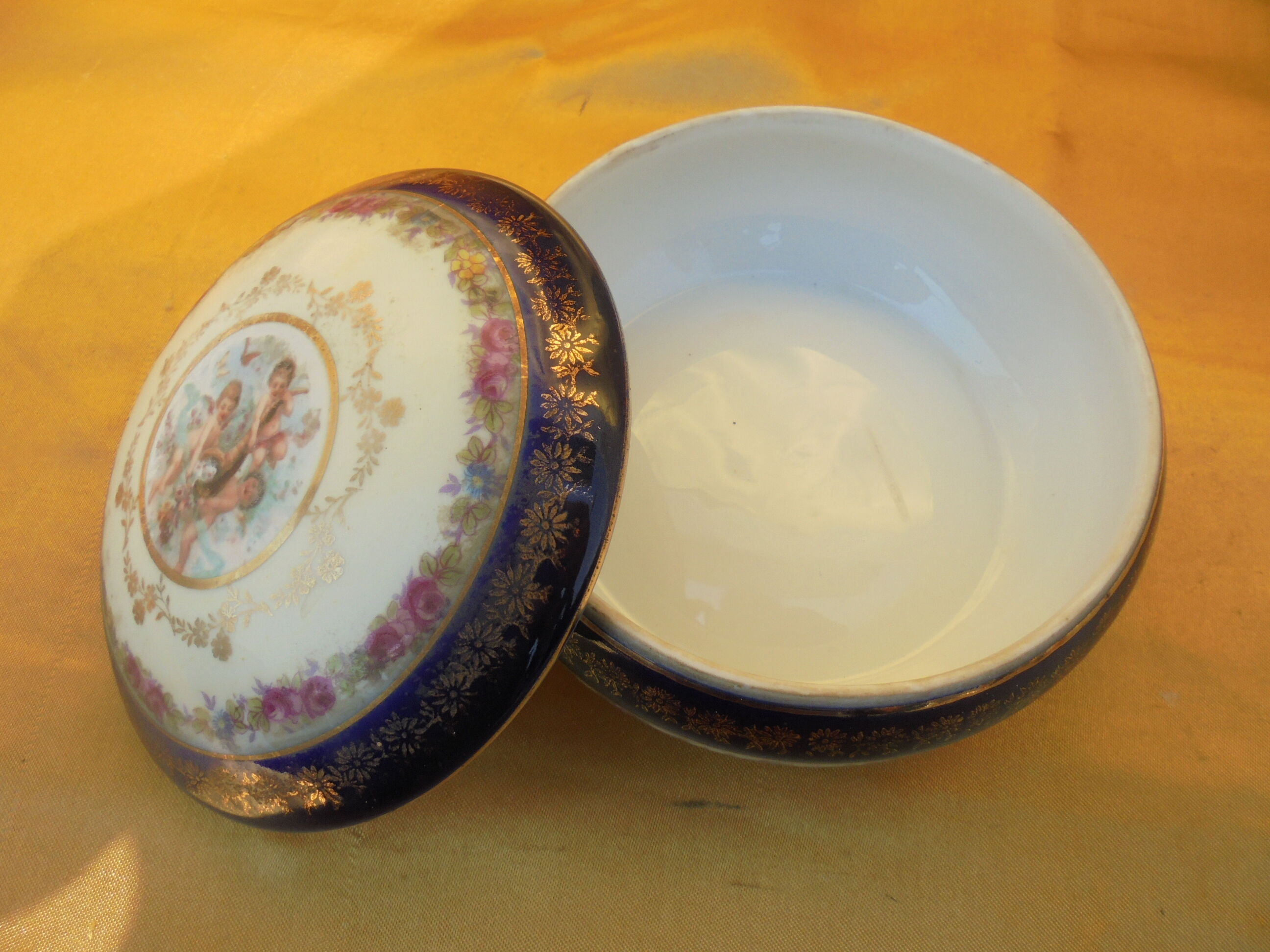 Jewelry box candy porcelain decoration cherubs