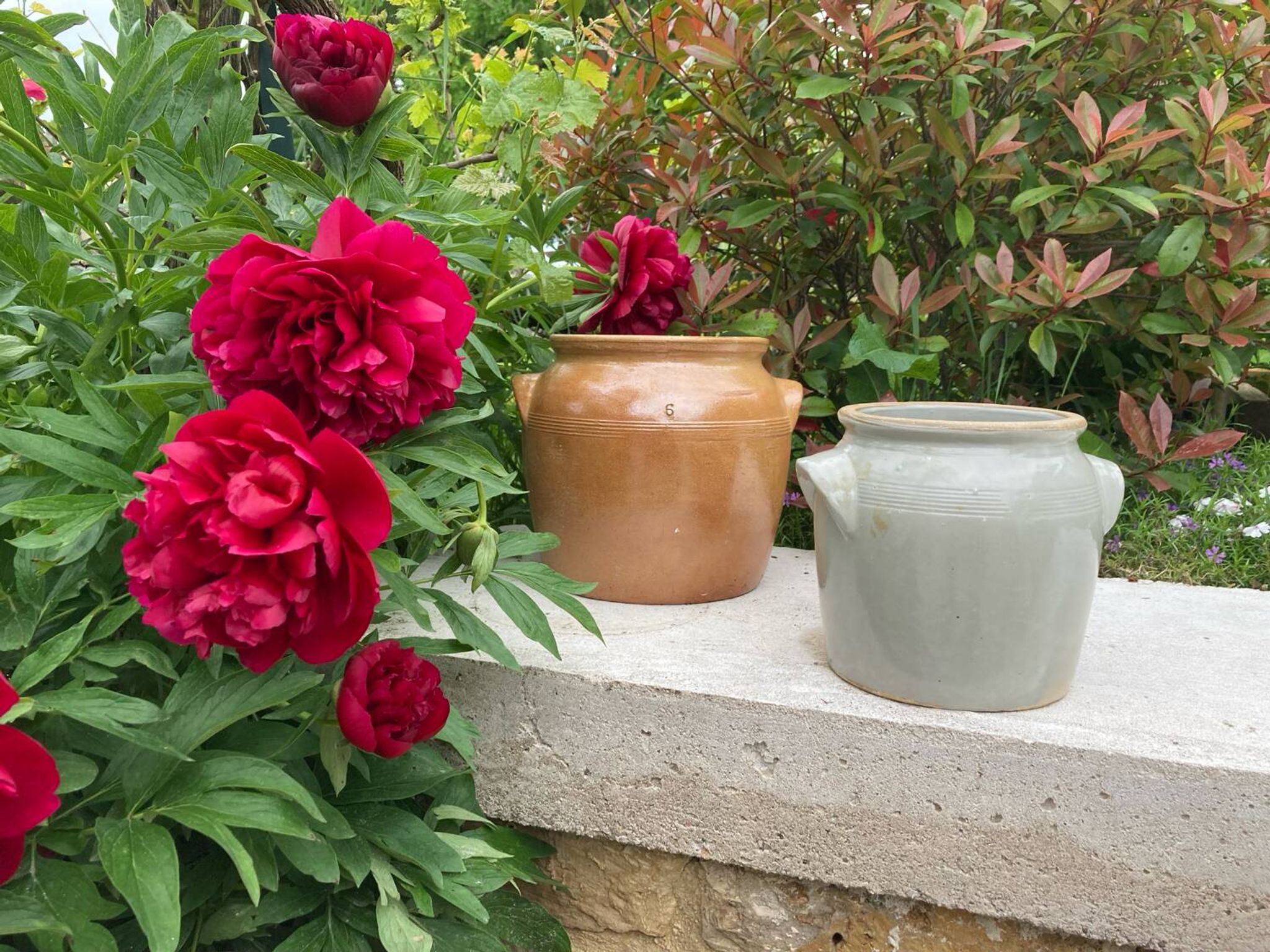 Light grey ceramic jar