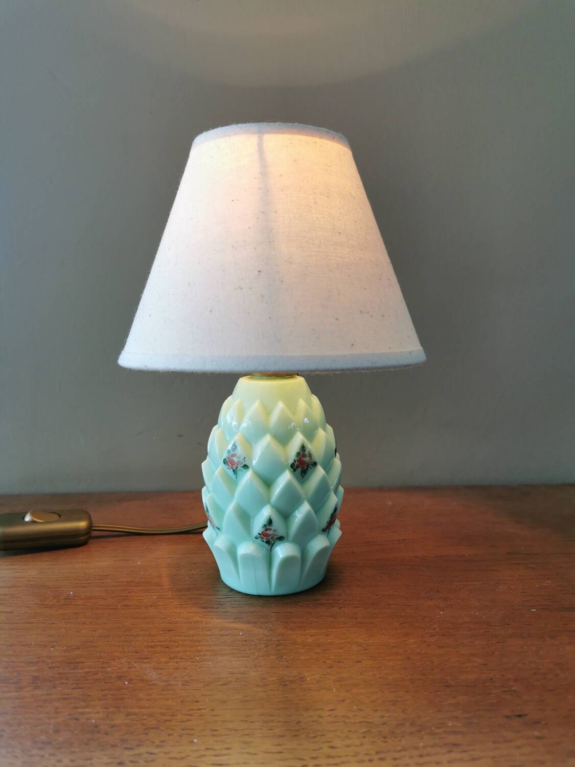 Small vintage pineapple lamp