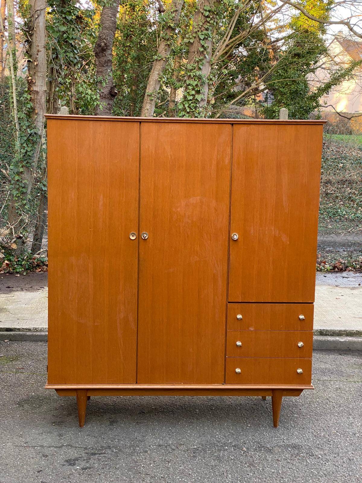 Scandinavian 3-door oak wardrobe from the 1960s, 155cm.